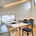 元町ケーキ - 2階は穴場なカフェスペース☕︎︎‎
静かで落ち着きますꕤ*.ﾟ