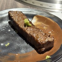 近江うし焼肉 にくTATSU 日本橋室町店 - 厳選近江うしの厚切りステーキ