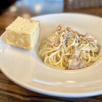エビスエスクラッシコ - ベーコンとポルチーニのクリームソース