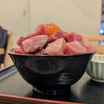 Taishuusakaba Marutomi - メガ盛り鮪ブツ丼