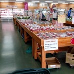 ハマっ子 みなみ店 - 入ってすぐ左の列がたいていトマト売り場