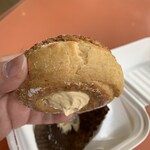 kulu kulu - Diamond head Custard Puff（塩キャラメルシュークリーム）本体価格$3.75