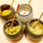 Butaryouri Kuzushi Kappou Date - 20240523手作り薬味（左上・からし、右上・塩、左下・柚子塩、右下・レモン塩）