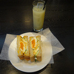 ブレッド&タパス 沢村 - 卵のサンドウィッチ