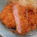 とんかつ 大宝 - ランチのロース。。結構厚い