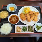 かつ廣 - キャベツも新鮮。ごはんも艶々で美味しい。