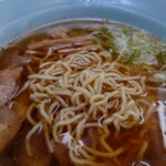 航海屋 - モチモチの噛める中細麺。