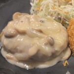 大漁 - クリームソースハンバーグとサーモンフライのセット