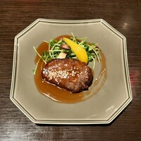 チャイナルーム - 厚切り牛舌の煎り焼き バーベキューソース