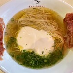 黄金の塩らぁ麺 ドゥエイタリアン - らぁ麺フロマージュ