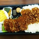 弁当くっちゃん - とんかつ弁当（500円）※日替わり