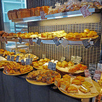 ブレッド&タパス 沢村 - １F：ベーカリー・コーナー