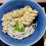 絵空事 - とり天ちくわ天うどん。の冷たいの。