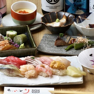 从新鲜海鲜制成的精致菜肴到传统的冲绳菜肴☆