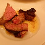 ベンジャミンステーキハウス - 骨についた細かい部分も取ってくれた