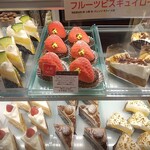 Quatre-Quarts - 店内のショーウインドウ！