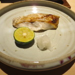 鮨 多門 - 焼物は山口ののどぐろ。