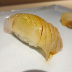 鮨 多門 - さりげなく包丁の仕事が。