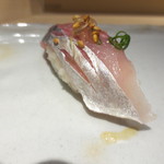 鮨 多門 - 鯵は塩の味付けで。