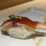 鮨 多門 - 鯖だったかな・・・。とろけたのは覚えていますが。シャリも小ぶりで自分好み。