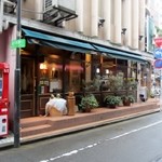 キネマカフェ - 映画館の中洲大洋劇場の一階に併設されたカフェレストランです。 
