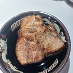 北海道らーめん みんなのみそ熊 - 厚切りチャーシュー別添え