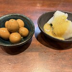 すいば - ウズラ卵燻製と紋甲イカとワカメの酢味噌和え