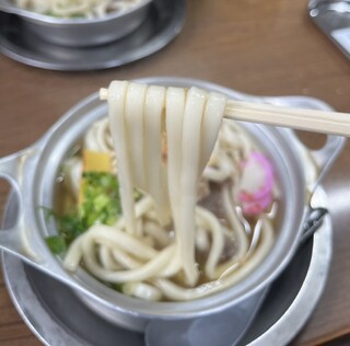 ことり - ふわふわと柔らかく、ちゅるんとした麺肌の優しいおうどんです。