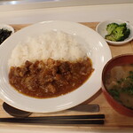 トーコーキッチン - シェフカレー＋副菜二品、豚汁