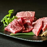[Carefully Selected] Yakiniku (Grilled meat) Course (10 items per person)