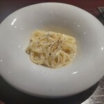 Restaurant & Bar THE KING GEORGE - ゴルゴンゾーラのパスタ