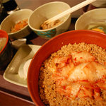 ねばり屋 - 【キムチそぼろ定食】（中）￥490
