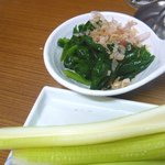 もつやき ばん - にらおひたしとセロリ