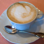 アッカプントエッフェ - 食後のカフェはカプチーノ。