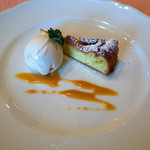 アッカプントエッフェ - デザートはケーキとジェラート。