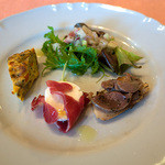 「レッジェーロ」（2,000円） 前菜。