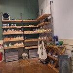 ハーベスト ナガイファーム - 店内物販コーナー。こちらのお煎餅（特に青のり）が美味しくてオススメ☆