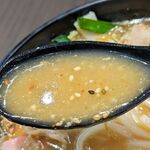 Okomeno Mensenmonten Taneya - 魚介エキスの味噌スープ