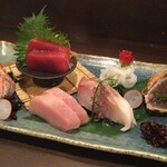 Assorted sashimi with tuna