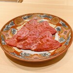 江戸焼肉 - ひと焼き
      万葉牛のヒレ