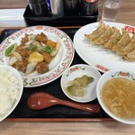 餃子の王将 - 酢豚の中華セット、餃子1人前に変更