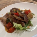 サンパチキッチン - イベリコ豚ジンジャー。私にはちょっと しっかり味だっけど、柔らかいし美味しい！ビールがすすみます。これでごはん3杯食べれそう(*´艸`)