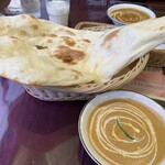 インド・ネパール料理 ロード・ブッダ - シーフードカレーとナン