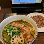 薬膳スープカレー・シャナイア - 薬膳とはいっても癖のない食べやすいカレーです