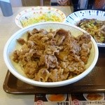 すき家 - こくみそ野菜牛丼とサラダセット