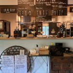 古民家Cafe&Beer 花やしき - 注文カウンターにて先に、ご注文とお会計をして頂きあとは店内お外　ごゆっくりお寛ぎ下さいませ。