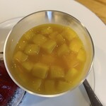 TEAROOM Yoshiki Handa - マンゴームースのブランマンジェ 