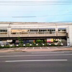 さっぽろ純連 - 向かいの広い駐車場