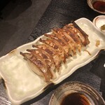九州魂 - 手作り焼き餃子(八個)