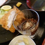 中華料理 天山 - ソースがコップに入っていてなんかお洒落♪